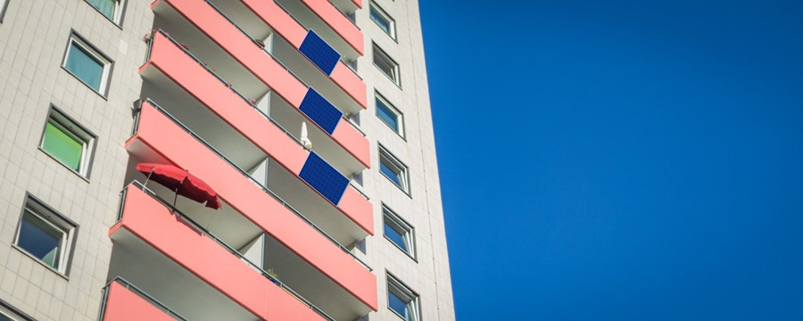 Steckfertige Solaranlagen für den Balkon solaranlage balkon